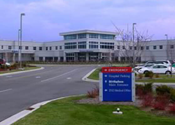 Entrance of the Dupont Hospital in Fort Wayne, Indiana